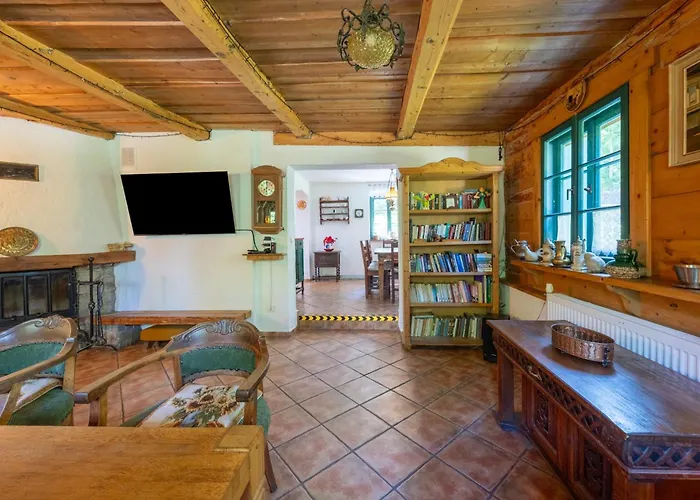 Dom Kamien Z Jacuzzi I Bilardem *