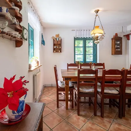 Dom Kamień Z Jacuzzi I Bilardem