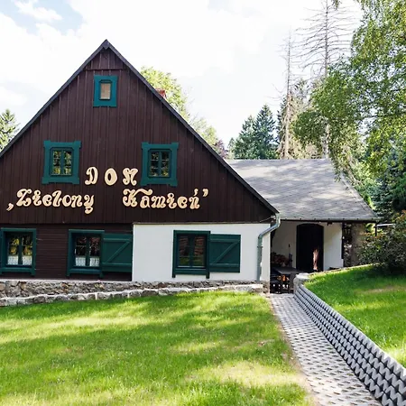 Dom Kamień Z Jacuzzi I Bilardem Dom wakacyjny *