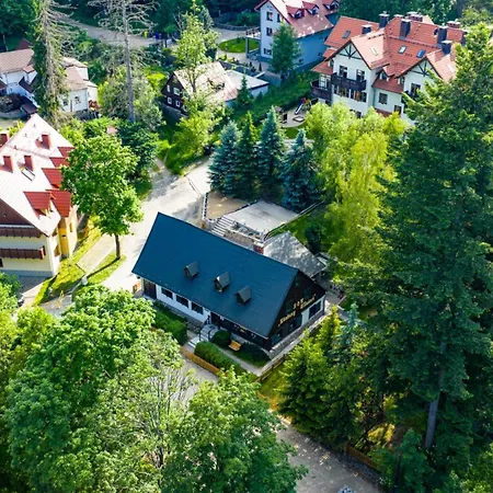 Casa vacanze Dom Kamien Z Jacuzzi I Bilardem *